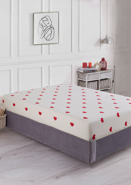 Kırmızı Kalpli Lastikli Çarşaf  | 2 Al 1  Öde